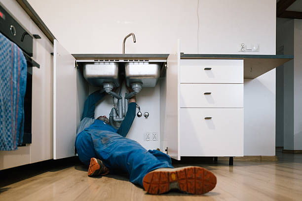 Professional Plumbing technician working in Flatgap, KY